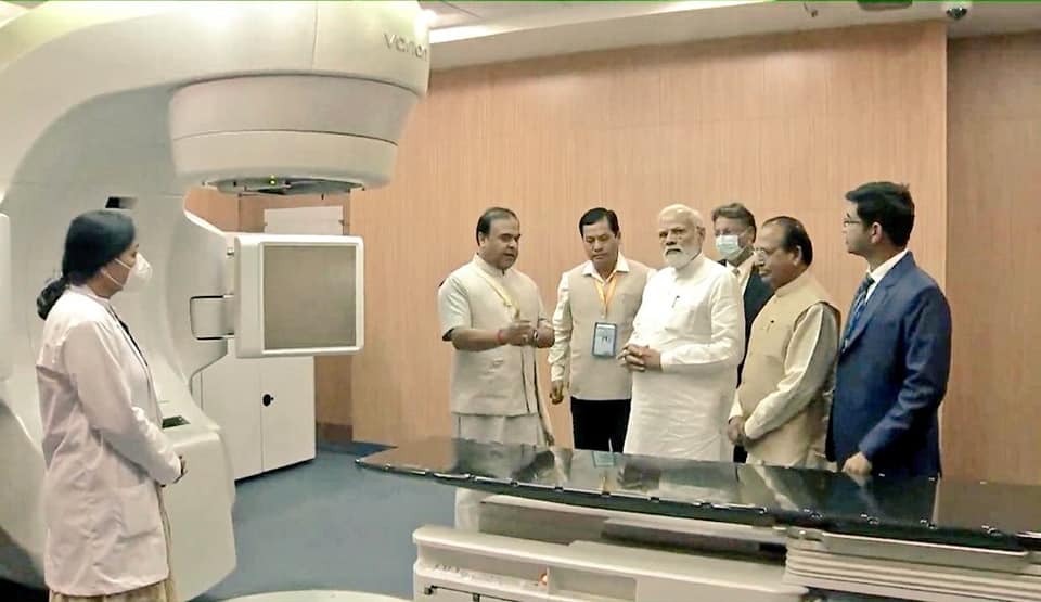 কেন্দ্ৰটোত উপলব্ধ কৰ্কট ৰোগৰ অত্যাধুনিক আৰু ব্যয়সাপেক্ষ চিকিৎসা