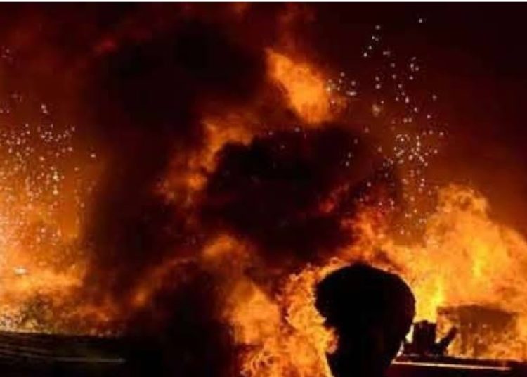 গুজৰাটৰ ৰাসায়নিক কাৰখানাত বিস্ফোৰণত ৬ শ্রমিকৰ মৃত্যু 1 গুজৰাটৰ ৰাসায়নিক কাৰখানাত বিস্ফোৰণত ৬ শ্রমিকৰ মৃত্যু