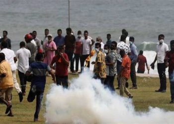 শ্রীলঙ্কাত ব্যাপক হিংসা:দেখামাত্ৰেই গুলী'ৰ নির্দেশ জাৰি 2 শ্রীলঙ্কাত ব্যাপক হিংসা:দেখামাত্ৰেই গুলী’ৰ নির্দেশ জাৰি