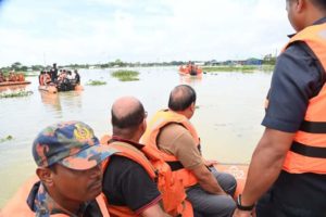 সপ্তাহটোত দ্বিতীয় দিনাৰ বাবে শিলচৰৰ বান পৰিস্থিতি পৰিদৰ্শন মুখ্যমন্ত্ৰী হিমন্ত বিশ্ব শৰ্মাৰঃ 4 IMG 20220626 WA0042 | ASSAM TIMES POST