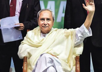 নবীন পাটনায়কৰ নির্দেশত ইস্তফা ওড়িশাৰ সকলো মন্ত্রীৰ, দেওবাৰে নতুন মন্ত্ৰীসভাৰ শপতগ্ৰহণ