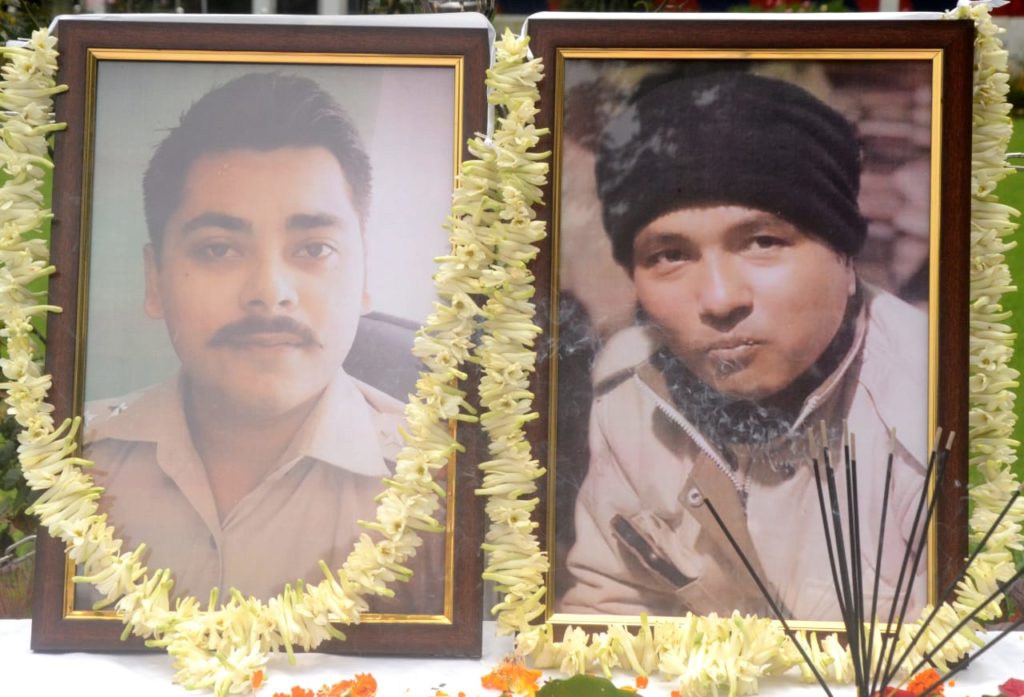 কামপুৰ থানা অ'চি আৰু কনিষ্টবল মৃতদেহ উদ্ধাৰ
