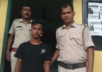 গুৱাহাটীত যুৱতীক অশালীন ব্যৱহাৰ কৰা মুকালমুৱা যুৱকক গ্ৰেপ্তাৰ 6 গুৱাহাটীত যুৱতীক অশালীন ব্যৱহাৰ কৰা মুকালমুৱা যুৱকক গ্ৰেপ্তাৰ