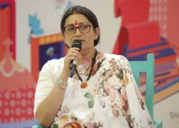 বাৰৰ মালিকৰ মাতৃ স্মৃতি ইৰাণী! কংগ্ৰেছৰ ৩ নেতাক টুইট ডিলিট কৰিবলৈ নিৰ্দেশ আদালতৰ