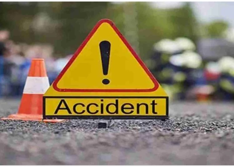 কিনি গাঁৱৰ একেটা পৰিয়ালৰ শোকাৱহ মৃত্যুঃ নতুন গাড়ীত মন্দিৰলৈ গৈ থকা অৱস্থাত দুৰ্ঘটনা- 1 কিনি গাঁৱৰ একেটা পৰিয়ালৰ শোকাৱহ মৃত্যুঃ নতুন গাড়ীত মন্দিৰলৈ গৈ থকা অৱস্থাত দুৰ্ঘটনা-