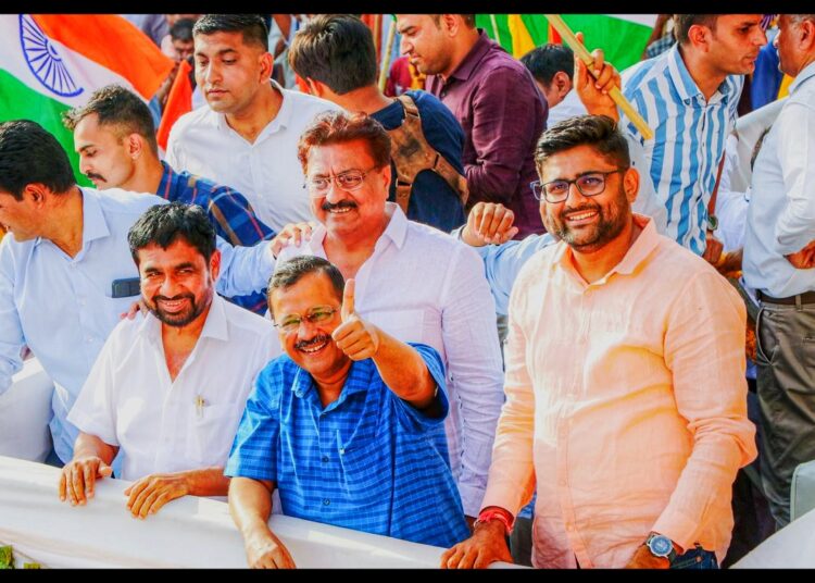 বিৰোধীৰ ভোট কৰ্তন কৰিবলৈ গুজৰাটত আপ, কংগ্ৰেছৰ আক্ৰমণ 1 বিৰোধীৰ ভোট কৰ্তন কৰিবলৈ গুজৰাটত আপ, কংগ্ৰেছৰ আক্ৰমণ