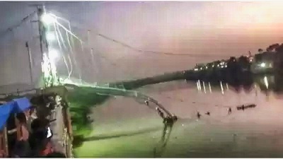 প্ৰশাসনৰ সেউজ সংকেত নোপোৱাকৈয়ে মুকলি কৰা হৈছিল ওলোমা দলং! গুজৰাটত মৃত্যুৰ সংখ্যা ১৪০ লৈ বৃদ্ধি 1 প্ৰশাসনৰ সেউজ সংকেত নোপোৱাকৈয়ে মুকলি কৰা হৈছিল ওলোমা দলং! গুজৰাটত মৃত্যুৰ সংখ্যা ১৪০ লৈ বৃদ্ধি