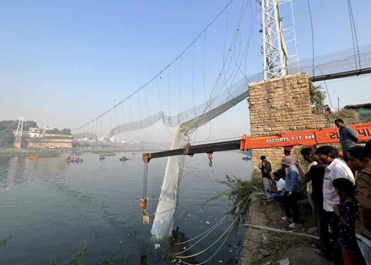 নিৰ্বাচনী কৌশল! গুজৰাটৰ মৰ্বি দলং কাণ্ডত নিলম্বিত মুখ্য পৌৰ বিষয়া 1 নিৰ্বাচনী কৌশল! গুজৰাটৰ মৰ্বি দলং কাণ্ডত নিলম্বিত মুখ্য পৌৰ বিষয়া