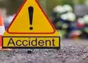 জম্মু-কাশ্মীৰত চেনাব নদীত ভয়ংকৰ দুৰ্ঘটনা, ৪ যাত্ৰীসহ উটি গ’ল গাড়ী