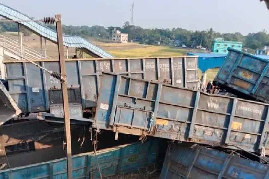 ওড়িশাৰ ৰেʼল দুৰ্ঘটনাত নিহতলৈ ক্ষতিপূৰণ ঘোষণা মুখ্যমন্ত্ৰী, ৰে'ল মন্ত্ৰীৰ 3 ওড়িশাৰ ৰেʼল দুৰ্ঘটনাত নিহতলৈ ক্ষতিপূৰণ ঘোষণা মুখ্যমন্ত্ৰী