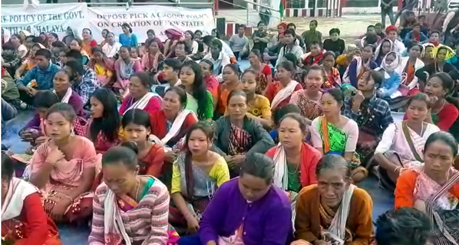 ডিফুত স্বায়ত্বশাসিত ৰাজ্যৰ দাবীত এএছডিচি, কেএছএ, কেএনচিএৰ ধৰ্ণা: 3 HILLp2 | ASSAM TIMES POST
