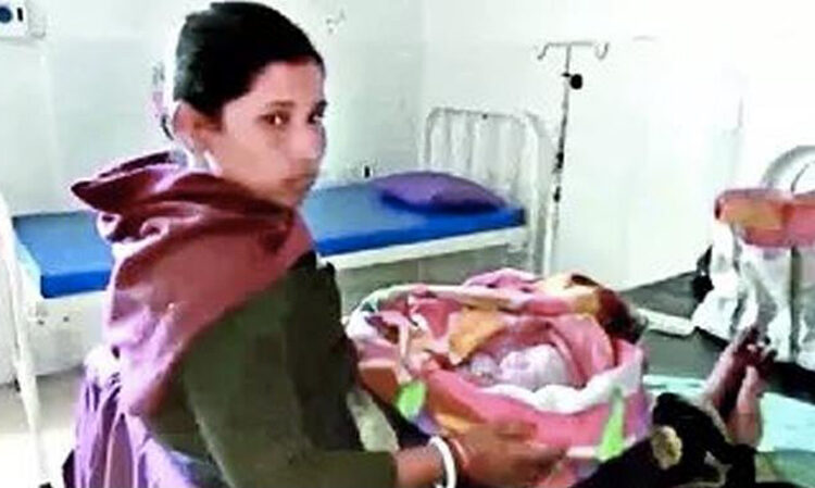 Birth of a Child I সন্তান জন্ম দিয়াৰ ৩ ঘণ্টা পিছতে বহিল পৰীক্ষাত! স্তম্ভিত চিকিৎসক 1 Birth of a Child I সন্তান জন্ম দিয়াৰ ৩ ঘণ্টা পিছতে বহিল পৰীক্ষাত! স্তম্ভিত চিকিৎসক