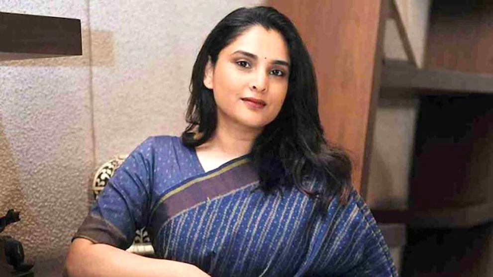 Actress Divya Spandana I "মই নিজকে শেষ কৰিব বিচাৰিছিলো, ৰাহুলে মোক বচালে"! দক্ষিণৰ তাৰকা অভিনেত্ৰীৰ দাবী 4 Divya Spandana)