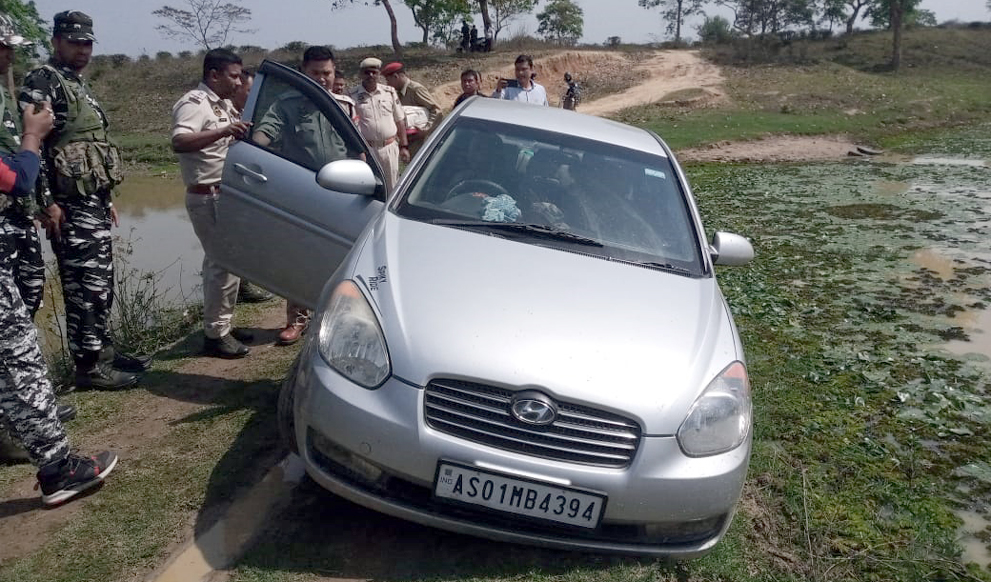 Ganja Recovered I লাহৰিজান চাহ বাগানত বুজন পৰিমানৰ গাঞ্জাসহ তিনি সৰবৰাহকাৰী আটক 4 Ganja Recovered