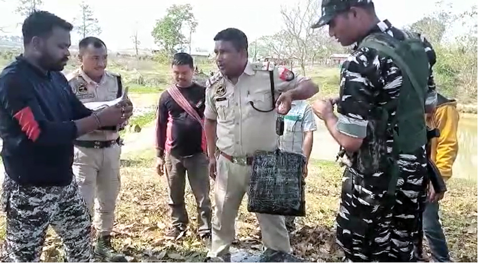 Ganja Recovered I লাহৰিজান চাহ বাগানত বুজন পৰিমানৰ গাঞ্জাসহ তিনি সৰবৰাহকাৰী আটক 3 Ganja Recovered