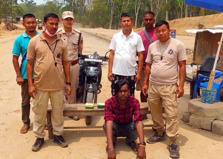 Heroin seized I ডিলাইত সন্দেহযুক্ত হেৰইন সহ এটা সৰবৰাহকাৰী আটক 1 Heroin seized I ডিলাইত সন্দেহযুক্ত হেৰইন সহ এটা সৰবৰাহকাৰী আটক