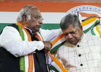 Karnataka Election I নিৰ্বাচনৰ পূৰ্বে কৰ্ণাটক বিজেপিত ভাঙোন, কংগ্রেছত যোগ দিলে প্রাক্তন মুখ্যমন্ত্রী শেট্টাৰে 8 Karnataka Election I নিৰ্বাচনৰ পূৰ্বে কৰ্ণাটক বিজেপিত ভাঙোন, কংগ্রেছত যোগ দিলে প্রাক্তন মুখ্যমন্ত্রী শেট্টাৰে