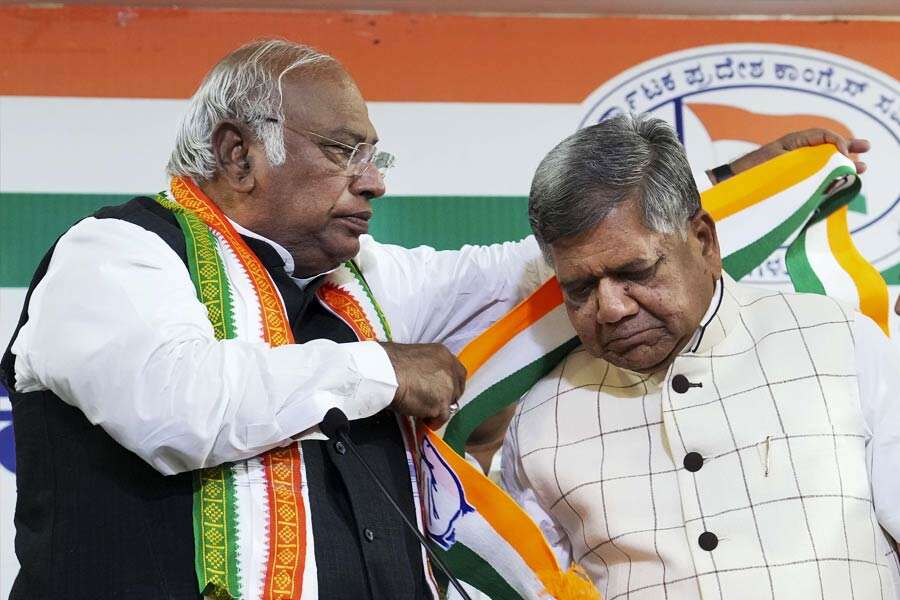 Karnataka Election I নিৰ্বাচনৰ পূৰ্বে কৰ্ণাটক বিজেপিত ভাঙোন, কংগ্রেছত যোগ দিলে প্রাক্তন মুখ্যমন্ত্রী শেট্টাৰে 3 কৰ্ণাটক বিজেপি
