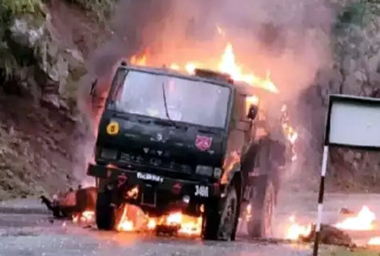 Army vehicle catches fire I জম্মু-কাশ্মীৰৰ পুঞ্চত সেনাবাহিনীৰ ট্রাকত অগ্নিকাণ্ড, নিহত ৪ জোৱান