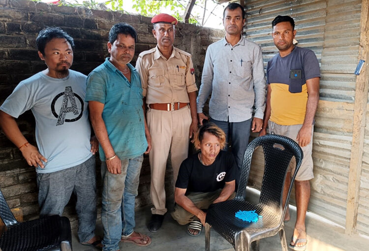 মাঞ্জাত আৰক্ষীৰ তালাচীত ছেমপ্লেক্স কেপচুলসহ আটক যুৱক 1 মাঞ্জাত আৰক্ষীৰ তালাচীত ছেমপ্লেক্স কেপচুলসহ আটক যুৱক