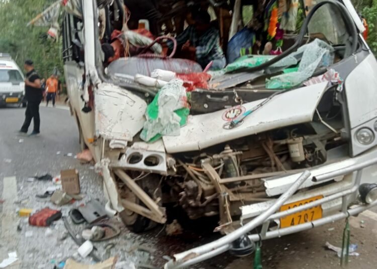 Bokajan Road Accident | বোকাজানৰ গৰমপানীত ভয়ংকৰ পথ দুৰ্ঘটনা: থিতাতে নিহত চালক, গুৰুতৰভাৱে আহত কেইবাগৰাকী যাত্ৰী 1 Bokajan Road Accident | বোকাজানৰ গৰমপানীত ভয়ংকৰ পথ দুৰ্ঘটনা: থিতাতে নিহত চালক, গুৰুতৰভাৱে আহত কেইবাগৰাকী যাত্ৰী