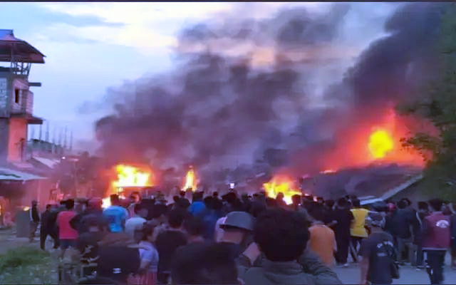 Manipur Violence Update I উত্তপ্ত মণিপুৰত ৰে'ল সেৱা বাতিল 3 Manipur Violence