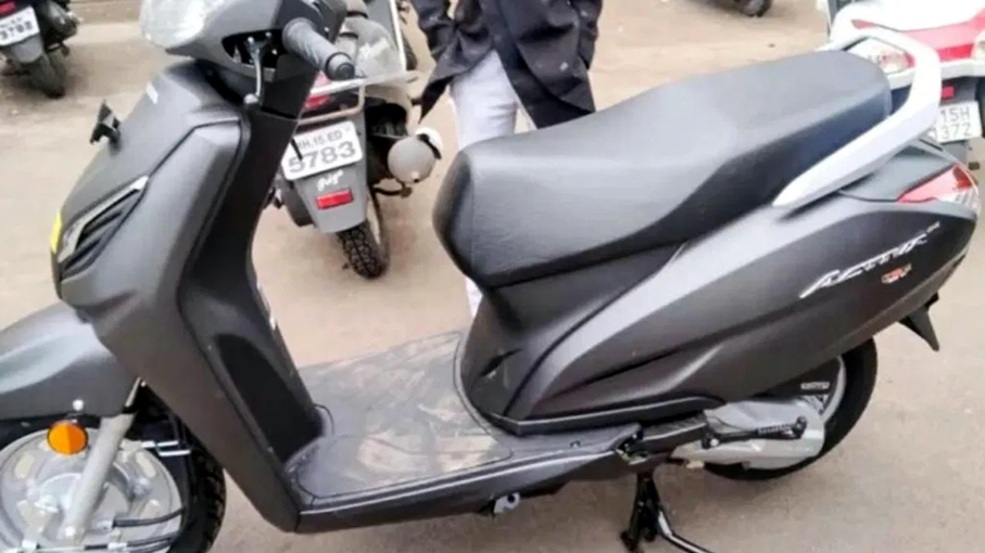 Bihar's Traffic Department I স্কুটীত ছিটবেল্ট নিপিন্ধা বাবে হাজাৰ টকাৰ জৰিমনা! 3 স্কুটীত ছিটবেল্ট