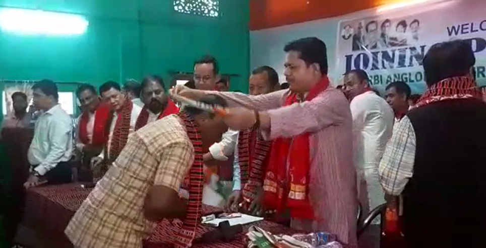 ডিফুত ভুপেন বৰা, গৌৰৱ গগৈৰ উপস্থিতিত জয়ৰাম ইংলেঙৰ কংগ্ৰেছত যোগদান 3 diphup2 | ASSAM TIMES POST