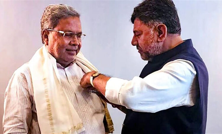 Karnataka govt formation I সিদ্দাৰমাইয়া-শিৱকুমাৰ, শপত গ্ৰহণলৈ আমন্ত্ৰণ কেইবাখনো ৰাজ্যৰ মুখ্যমন্ত্ৰী-বিৰোধী নেতাক 1 Karnataka govt formation I সিদ্দাৰমাইয়া-শিৱকুমাৰ, শপত গ্ৰহণলৈ আমন্ত্ৰণ কেইবাখনো ৰাজ্যৰ মুখ্যমন্ত্ৰী-বিৰোধী নেতাক
