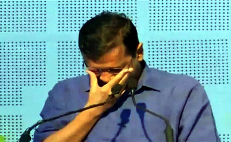 Arvind Kejriwal I তেওঁৰ এটা সপোন আছিল! মঞ্চত হঠাতে কান্দোনত ভাঙি পৰিল কেজৰিৱাল 1 Arvind Kejriwal I তেওঁৰ এটা সপোন আছিল! মঞ্চত হঠাতে কান্দোনত ভাঙি পৰিল কেজৰিৱাল