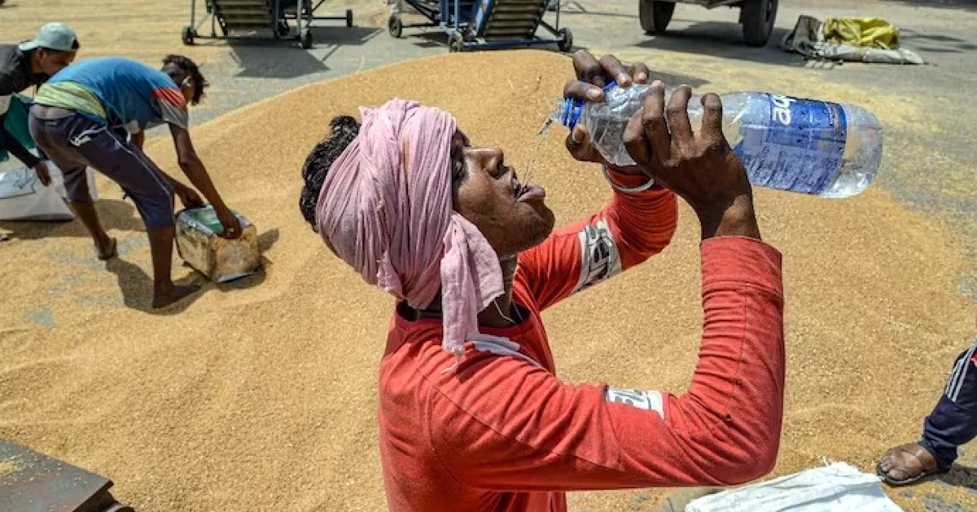 Uttar Pradesh faces extreme hot I উত্তৰ প্ৰদেশত তাপপ্ৰবাহত মৃত্যু ৭০, বিহাৰত ৫০ 3 উত্তৰ প্ৰদেশ