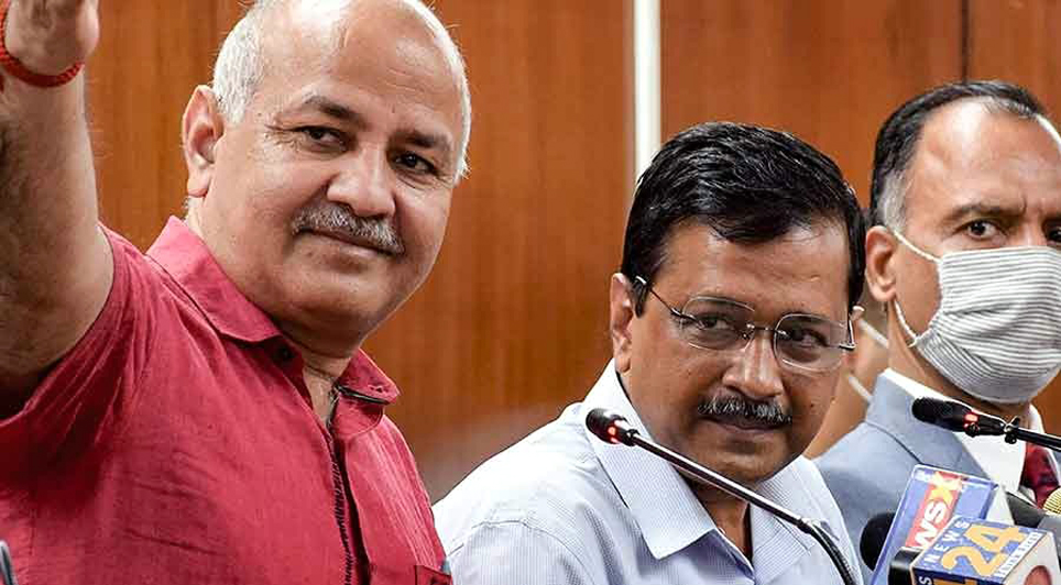 Arvind Kejriwal I তেওঁৰ এটা সপোন আছিল! মঞ্চত হঠাতে কান্দোনত ভাঙি পৰিল কেজৰিৱাল 3 কেজৰিৱাল