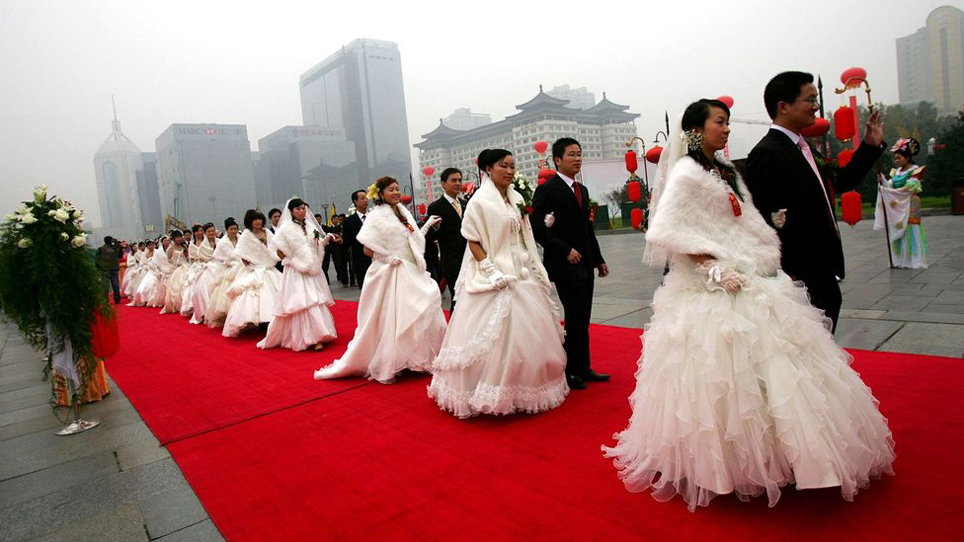 Marriages in China drop I চীনত বিয়াৰ প্ৰতি বৃদ্ধি পাইছে অনীহা, এক সমীক্ষাত প্ৰকাশ 3 চীনত বিয়া