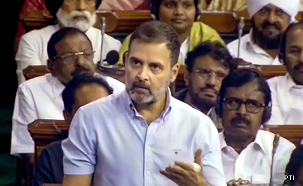 Rahul in Lok Sabha I সংসদত অনাস্থা বিতৰ্কত অংশগ্ৰহণ ৰাহুল গান্ধীৰ, মণিপুৰ বিষয়ত মোডীক আক্ৰমণ 3 সংসদত ৰাহুল গান্ধী