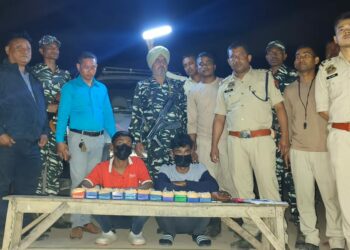 Drugs seized I ডিলাইত সন্দেহযুক্ত হেৰইন সহ দুজনক আটক আৰক্ষীৰ 