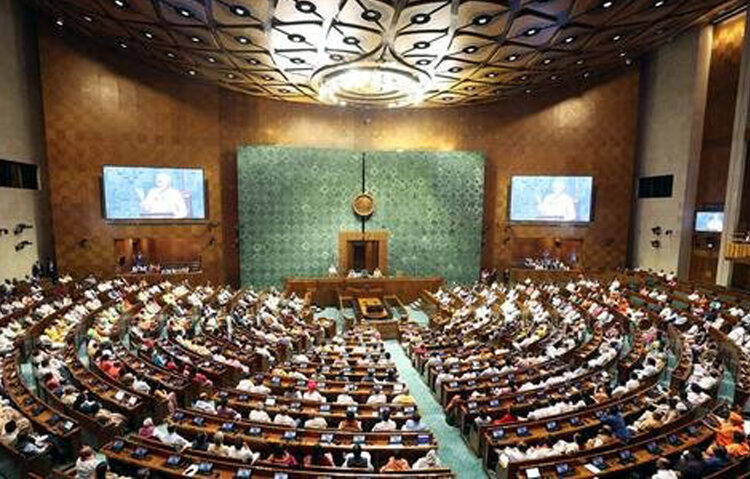 Parliament Monsoon session I বিৰোধীৰ হুলস্থুলৰ মাজতে সংসদত আৰম্ভ সিন্দুৰ অভিযান সন্দৰ্ভত আলোচনা 1 Parliament winter session I সংসদৰ পৰা বহিষ্কাৰ ১৪ সংসদক
