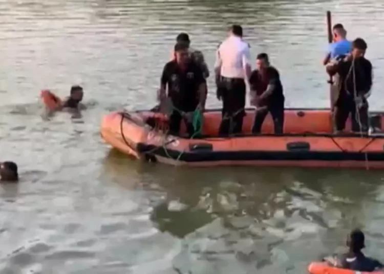 "Tragic Boat Capsize at Harni Lake Claims Lives of Students and Teachers; PM Modi Offers Condolences and Financial Aid" 1 “Tragic Boat Capsize at Harni Lake Claims Lives of Students and Teachers; PM Modi Offers Condolences and Financial Aid”