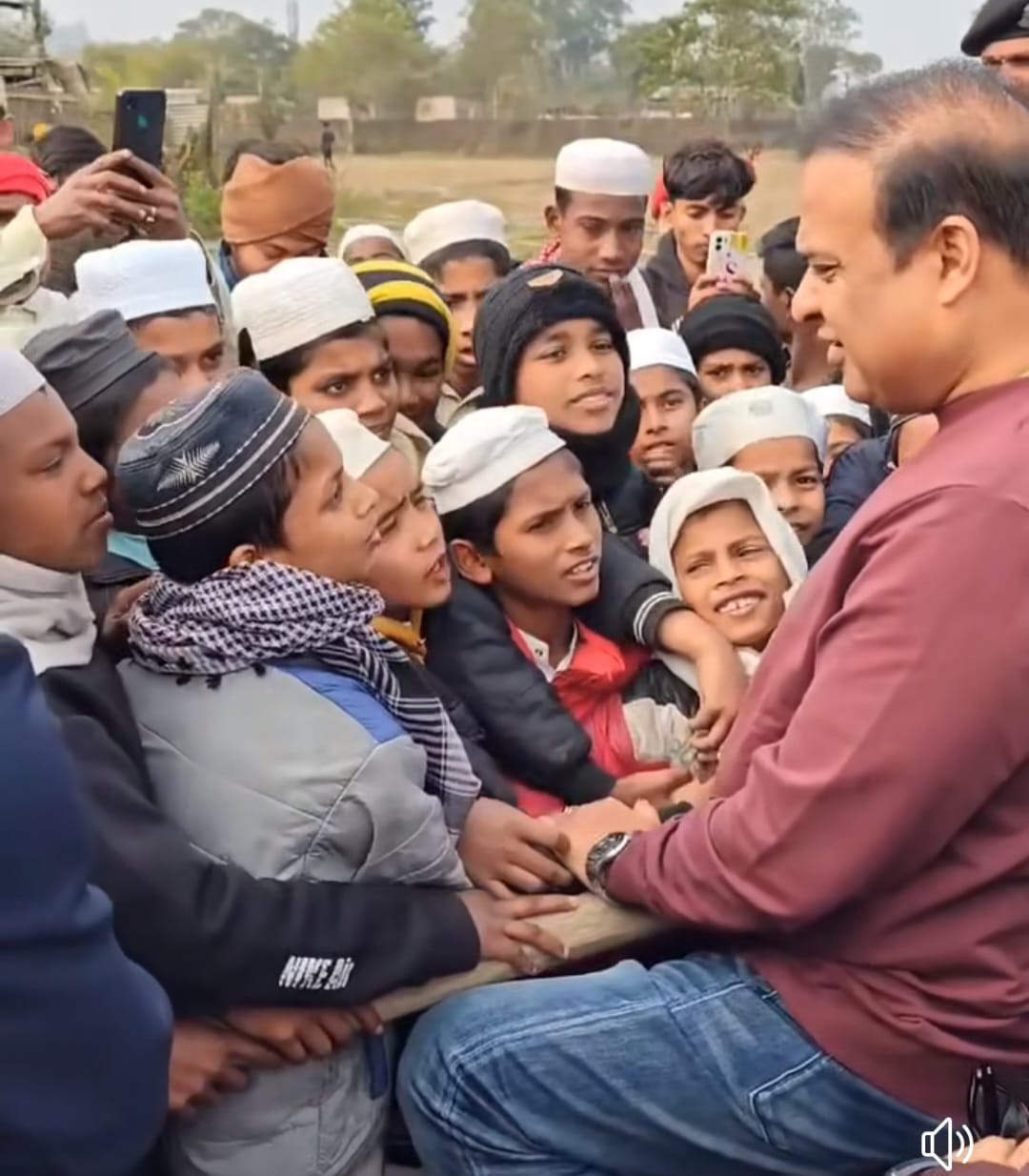 Empowering Education: Assam's Chief Minister Dr. Himanta Biswa Sarma Engages in Insightful Dialogue with Madrassa Students in Kaziranga 3 Empowering Education: Assam's Chief Minister Dr. Himanta Biswa Sarma Engages in Insightful Dialogue with Madrassa Students in Kaziranga