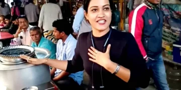 "কলকাতাৰ হৃদয়ত নন্দিনী দিদিৰ সাম্ৰাজ্য: বিতৰ্ক আৰু ব্যৱসায়িক বিজয়ৰ কাহিনী" 8 “কলকাতাৰ হৃদয়ত নন্দিনী দিদিৰ সাম্ৰাজ্য: বিতৰ্ক আৰু ব্যৱসায়িক বিজয়ৰ কাহিনী”