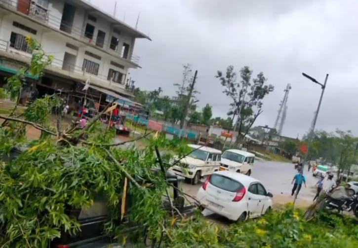Severe Weather Warning: Cyclone Rimle Spurs Orange and Yellow Alerts Across Multiple Districts in Assam 3 Cyclone Rimle Spurs Orange and Yellow Alerts Across Multiple Districts in Assam