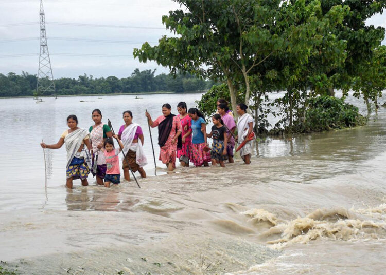 Assam flood condition : ৰাজ্যৰ দ্বিতীয়টো বানৰ কবলত ১৫ খন জিলা, ক্ষতিগ্ৰস্ত প্ৰায় ২ লাখ লোক 1 Assam flood condition : ৰাজ্যৰ দ্বিতীয়টো বানৰ কবলত ১৫ খন জিলা, ক্ষতিগ্ৰস্ত প্ৰায় ২ লাখ লোক