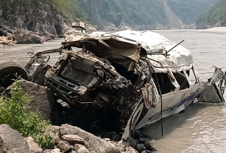 Uttarakhand tragic accident : উত্তৰাখণ্ডত ভয়ংকৰ দুৰ্ঘটনাত নিহত ৮ 1 Uttarakhand tragic accident : উত্তৰাখণ্ডত ভয়ংকৰ দুৰ্ঘটনাত নিহত ৮