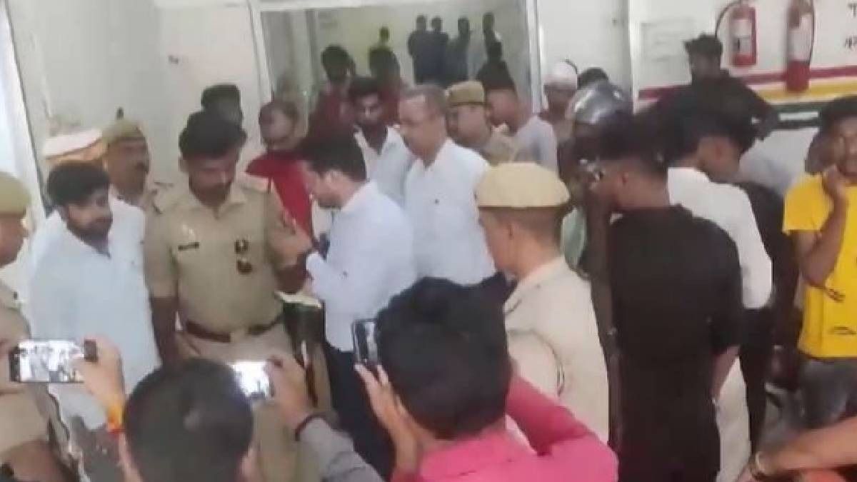 Heartbreaking Tragedy: 18 Killed, Many Injured in Devastating High-Speed Bus Crash in UP's Unnao 3 18 Killed, Many Injured in Devastating High-Speed Bus Crash in UP's Unnao