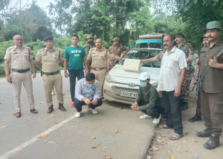 বৰপথাৰৰ খাকৰাজানত নিষিদ্ধ হেৰইন সহ দুই সৰবৰাহকাৰী আটক আৰক্ষীৰ 1 বৰপথাৰৰ খাকৰাজানত নিষিদ্ধ হেৰইন সহ দুই সৰবৰাহকাৰী আটক আৰক্ষীৰ