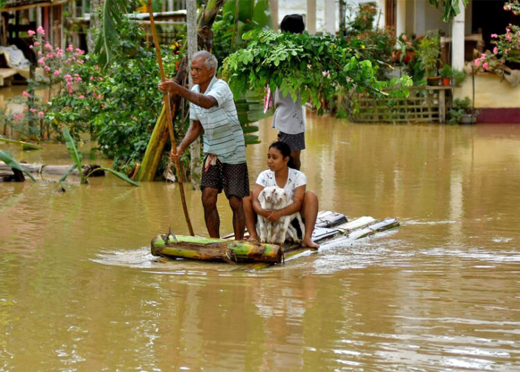 Flood in Assam : ৰাজ্যৰ বানত ৫২ জন লোকৰ মৃত্যু 1 Flood in Assam : ৰাজ্যৰ বানত ৫২ জন লোকৰ মৃত্যু