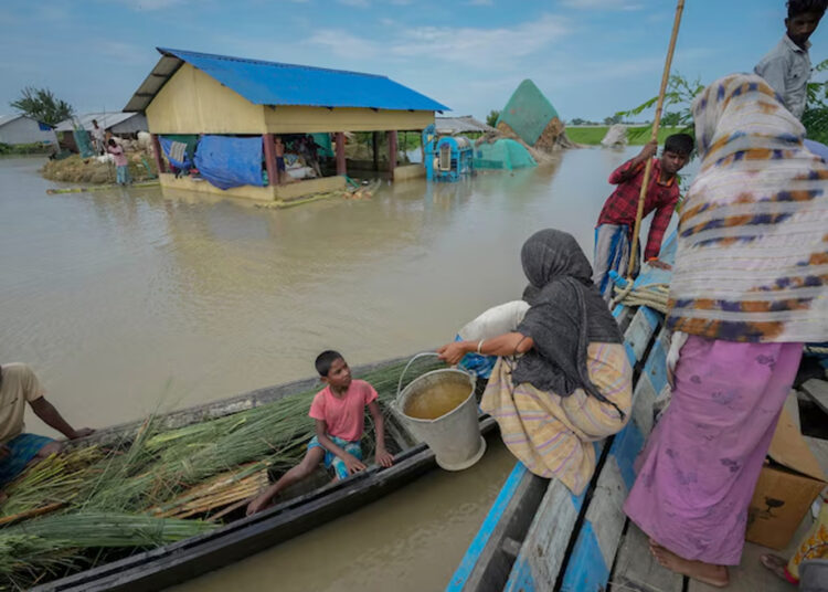 Assam Flood Situations : এতিয়াও বানৰ কবলত ২৭ জিলা, বিগত ২৪ ঘণ্টাত বানত মৃত্যু ৫ জনৰ 1 Assam Flood Situations : এতিয়াও বানৰ কবলত ২৭ জিলা, বিগত ২৪ ঘণ্টাত বানত মৃত্যু ৫ জনৰ
