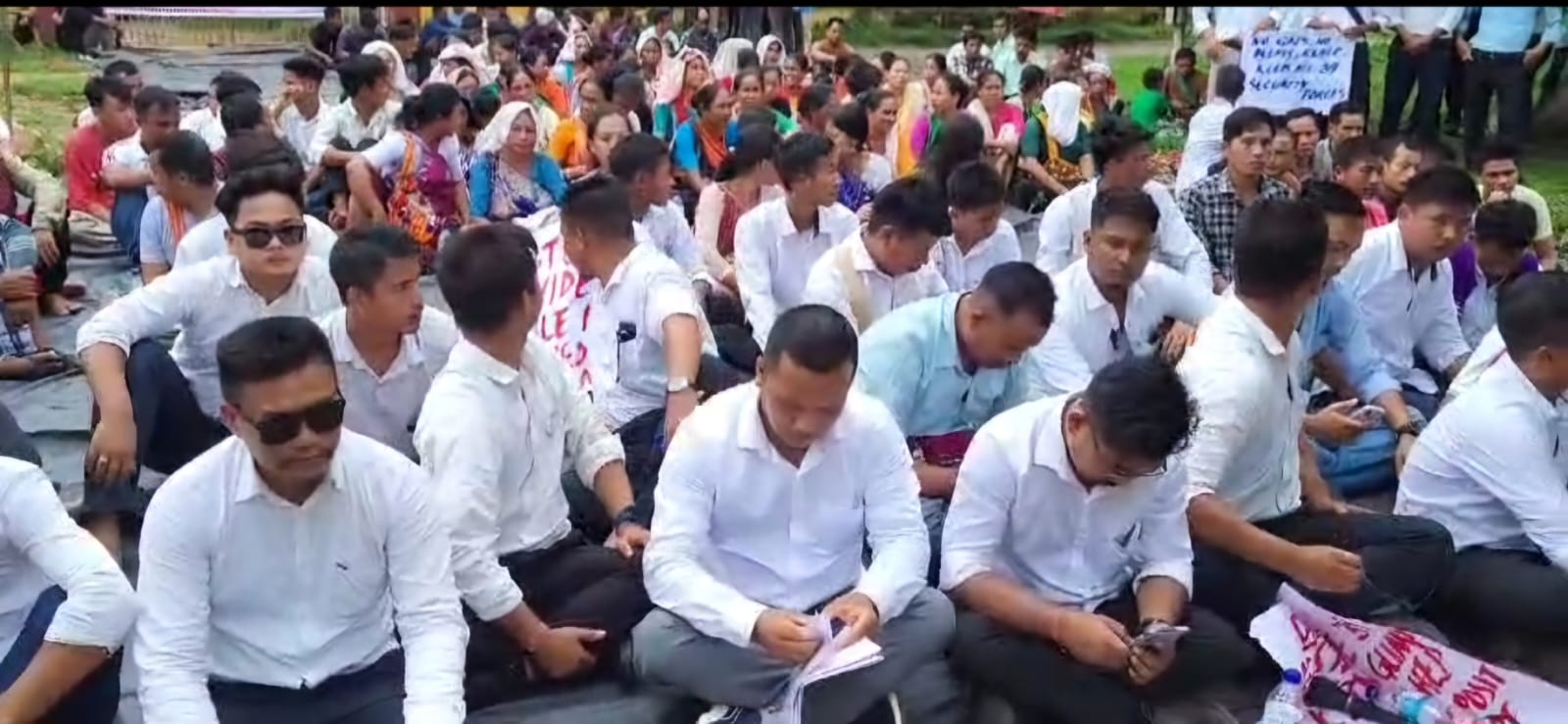 "Unrest in Baithalangso: Karbi Students' Association Locks Down GM's Office Over Mass Dismissal of Local Youths" 3 Unrest in Baithalangso: Karbi Students' Association Locks Down GM's Office Over Mass Dismissal of Local Youths
