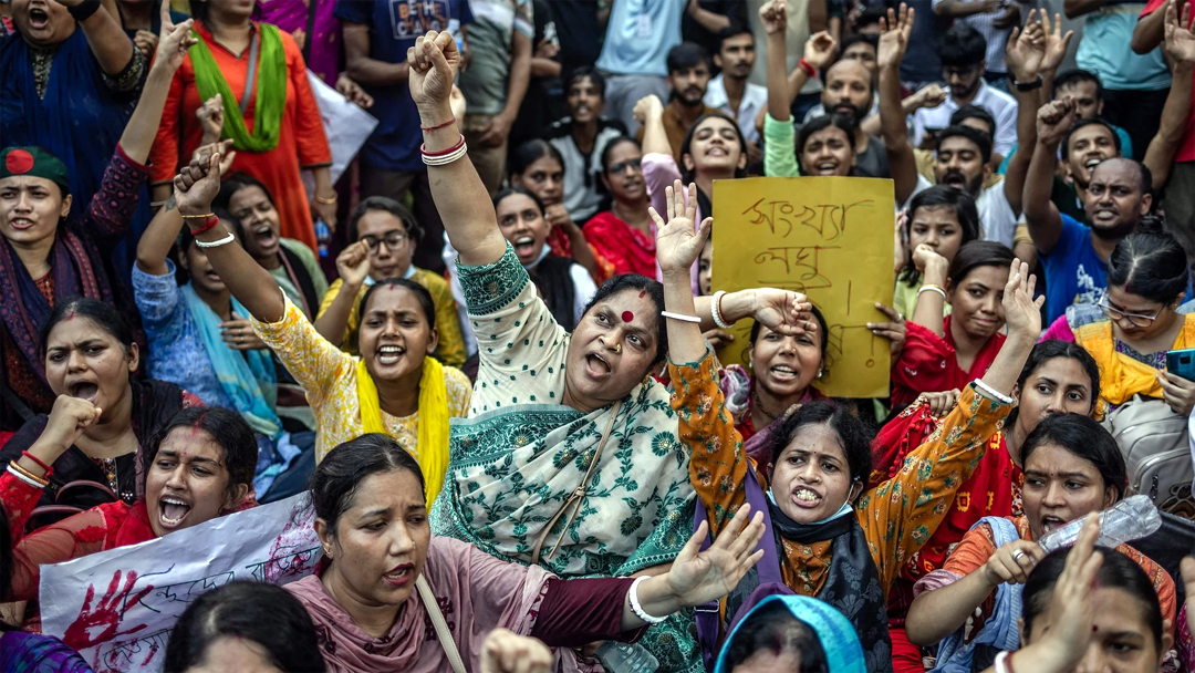Bangladesh political crisis I দেশ এৰিব বিচৰা হিন্দু বাংলাদেশী শৰণাৰ্থীক আশ্ৰয় দিয়াৰ দাবী বংগ বিজেপিৰ, অস্বীকাৰ দিল্লীৰ 3 দেশ এৰিব বিচৰা হিন্দু বাংলাদেশী শৰণাৰ্থীক আশ্ৰয় দিয়াৰ দাবী বংগ বিজেপিৰ, অস্বীকাৰ দিল্লীৰ