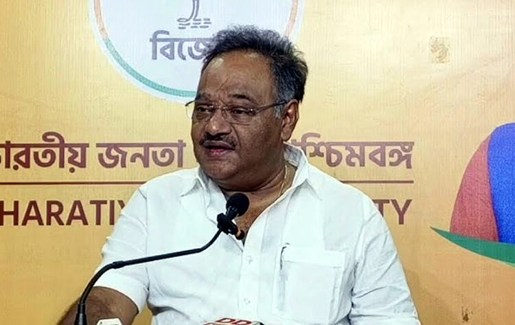 Bangladesh political crisis I দেশ এৰিব বিচৰা হিন্দু বাংলাদেশী শৰণাৰ্থীক আশ্ৰয় দিয়াৰ দাবী বংগ বিজেপিৰ, অস্বীকাৰ দিল্লীৰ 1 Bangladesh political crisis I দেশ এৰিব বিচৰা হিন্দু বাংলাদেশী শৰণাৰ্থীক আশ্ৰয় দিয়াৰ দাবী বংগ বিজেপিৰ, অস্বীকাৰ দিল্লীৰ