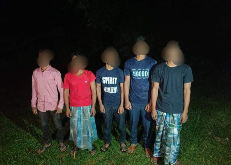 Illegal Bangladeshi in Assam I ভাৰত-বাংলাদেশ সীমান্তত ৫ বাংলাদেশী অনুপ্ৰবেশকাৰীক অসমত প্ৰৱেশত বাধা 1 Illegal Bangladeshi in Assam I ভাৰত-বাংলাদেশ সীমান্তত ৫ বাংলাদেশী অনুপ্ৰবেশকাৰীক অসমত প্ৰৱেশত বাধা